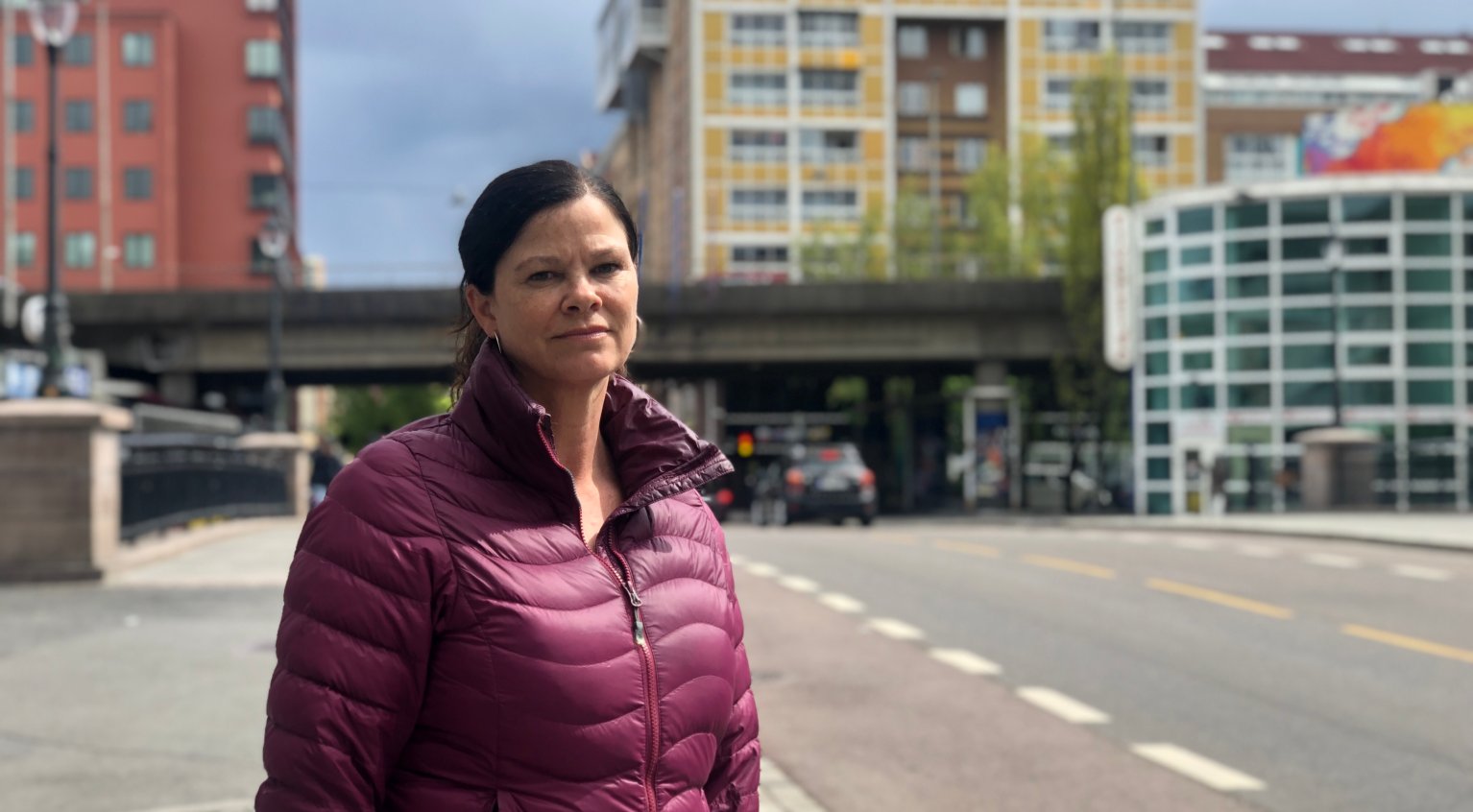 Portrett av Christina Rolfheim-Bye, står på gate i Oslo.